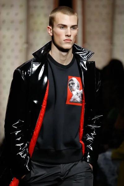 Look 57